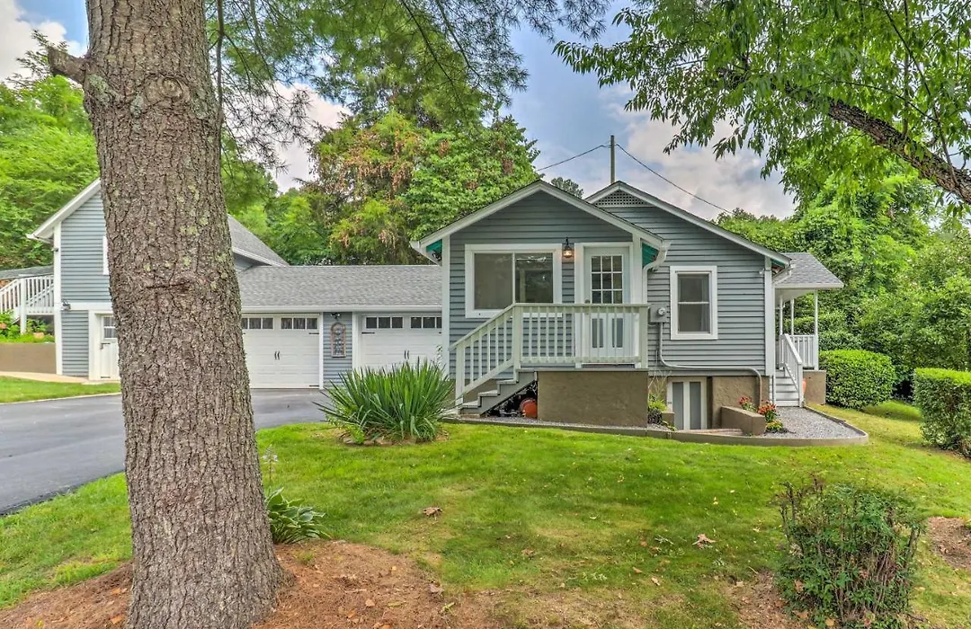 Near Hiking And Dining Dtwn Sylva Cottage!-1
