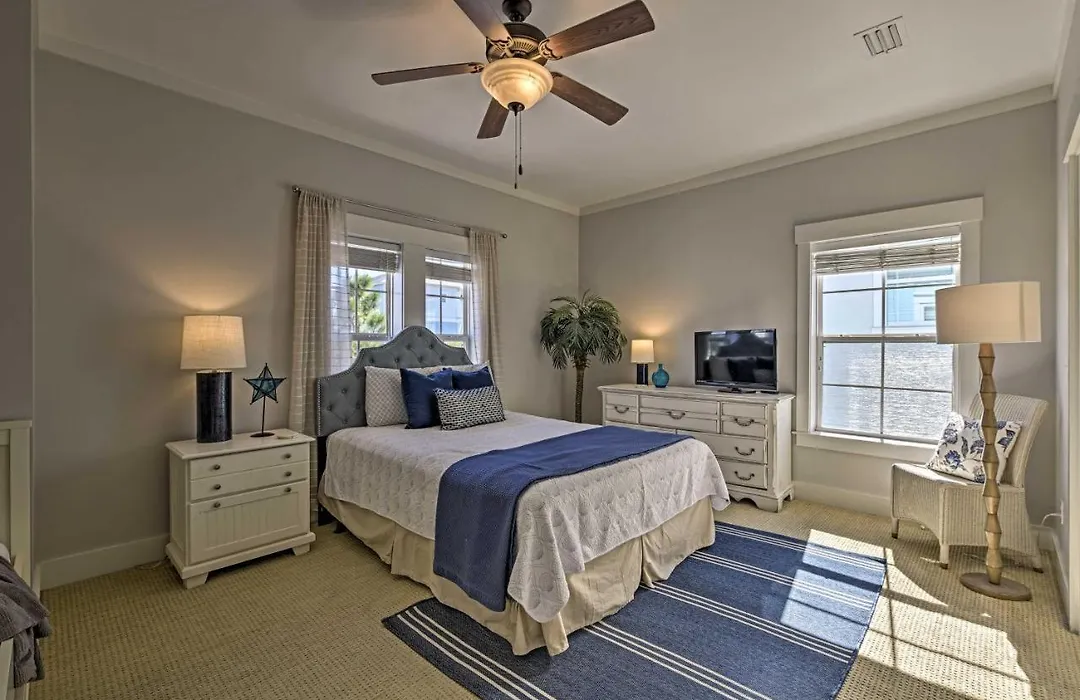 Upscale Gulf Retreat With Pool Access - Half Mi To Beach-1