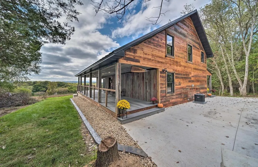 Galena Cabin W/ Wraparound Porch & Game Room!-1
