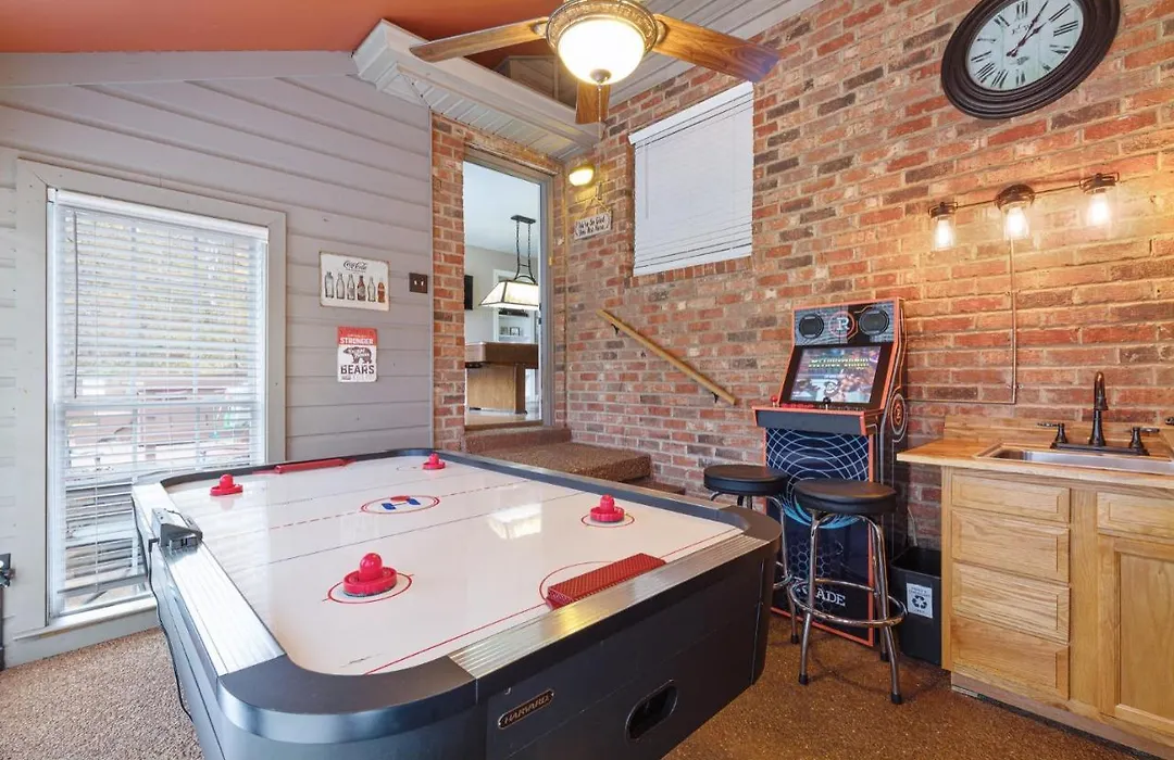 Brenda Lee History 2Br Villa Pool Hot Tub-1