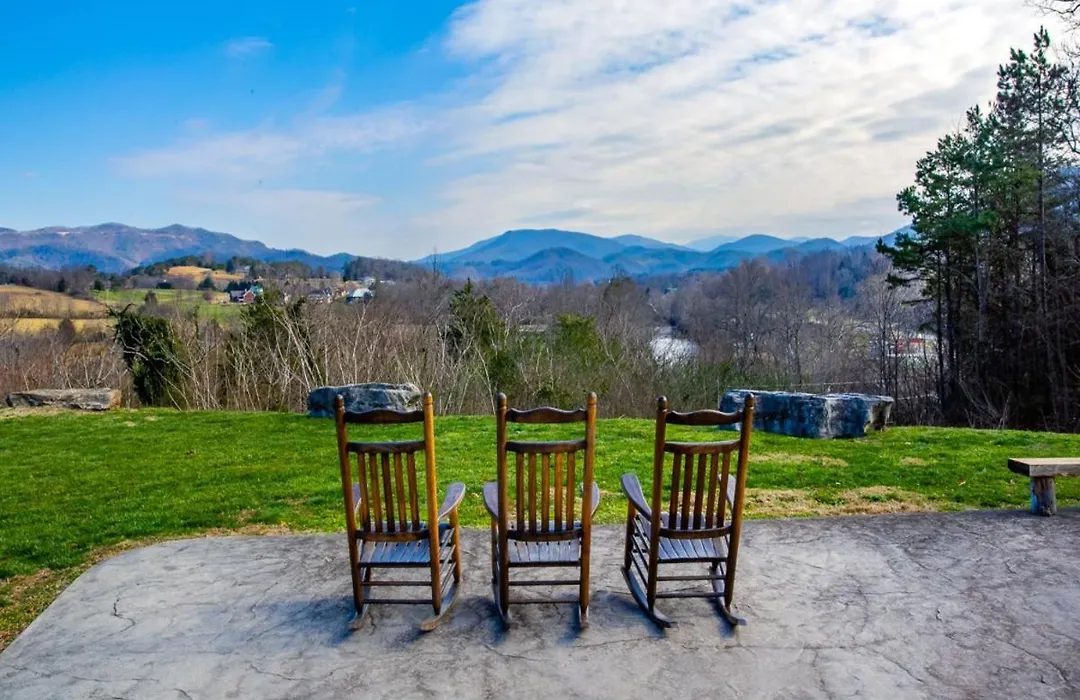 Classy Cades Cove Condo With Community Pool-1