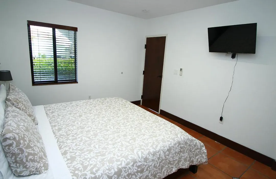 Makani Beach House 333-1