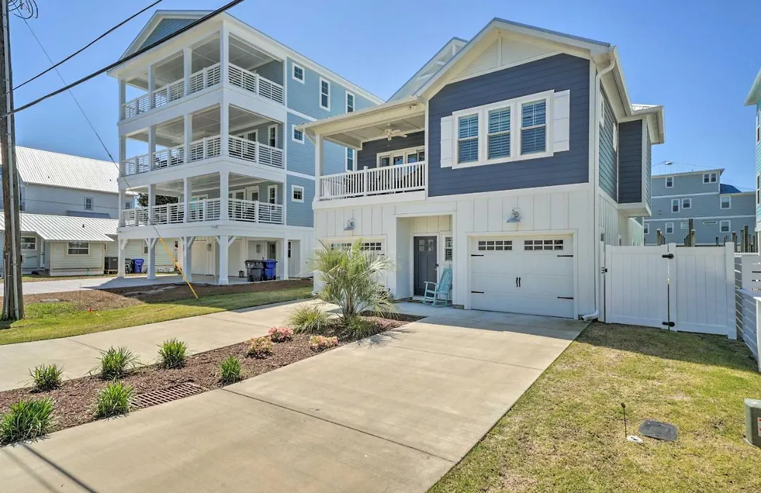 Bright Coastal Abode With Porch And Beach Access!-1