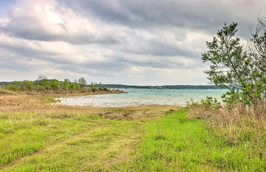 Spacious Canyon Lake Home On 3-Acre Property-1