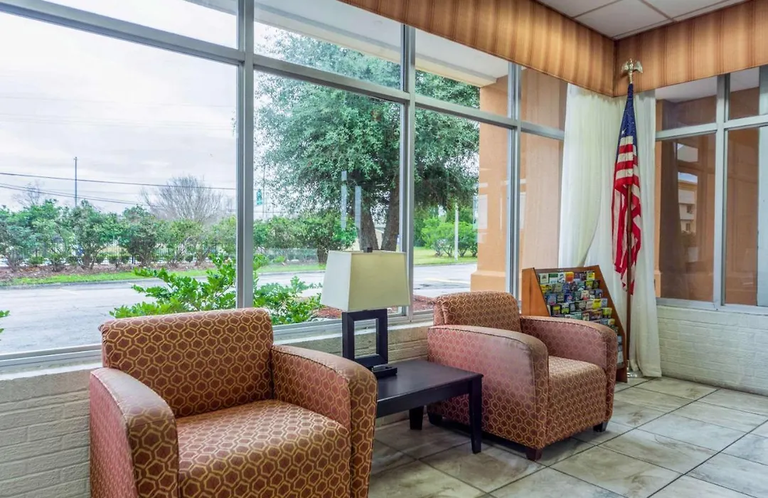 Econo Lodge Baton Rouge-1