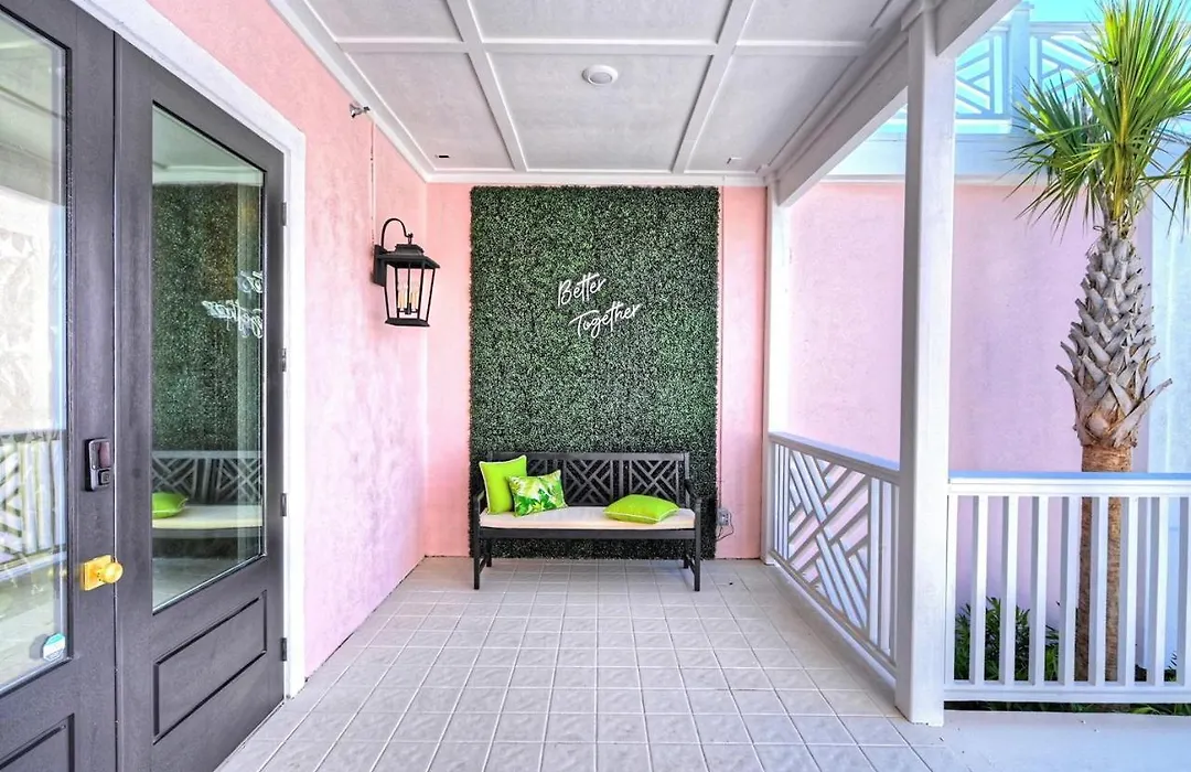 Room 3 Oleander Hotel Family-Friendly Galveston Hotel 1 Mile From Beach-1