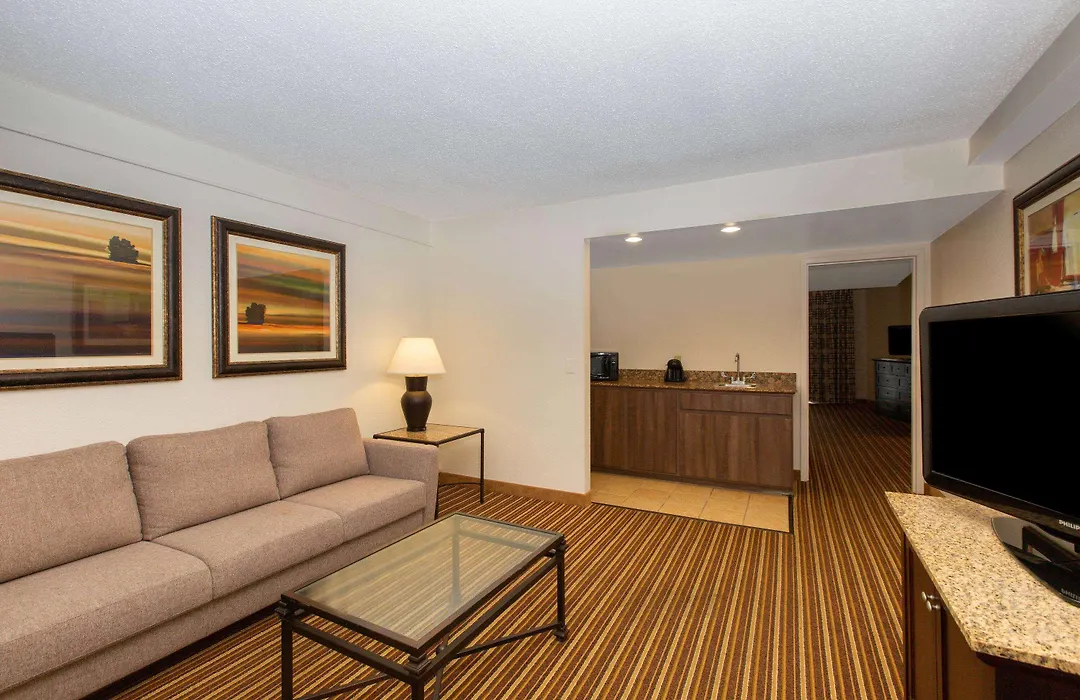 Aksarben Suites Trademark Collection By Wyndham-1