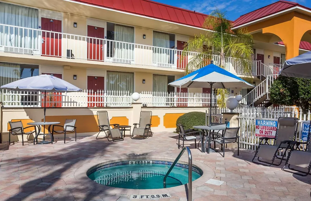 Days Inn & Suites By Wyndham Port Richey-1