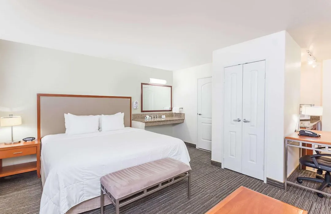 Hawthorn Suites-1