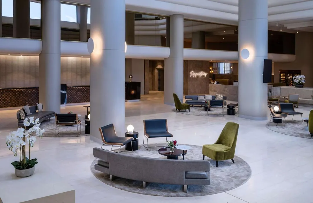 Hilton Darwin-1