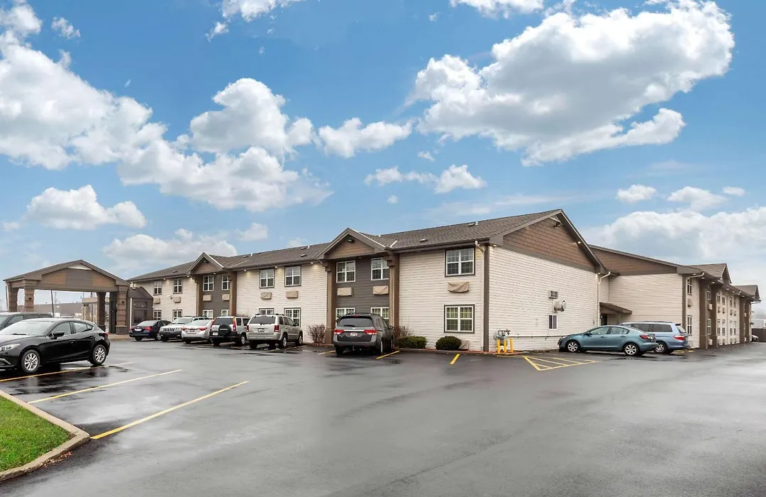 Econo Lodge Milwaukee Airport-1