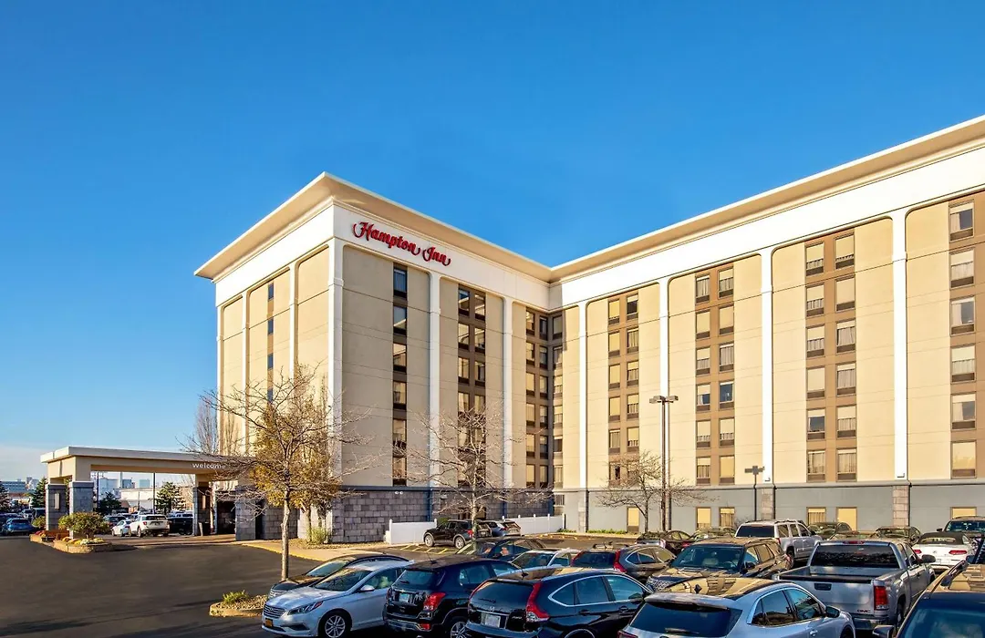 Hampton Inn Boston Logan Airport-1