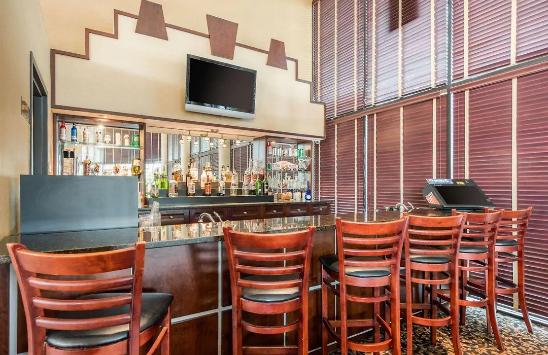Quality Inn & Suites Tarpon Springs South-1