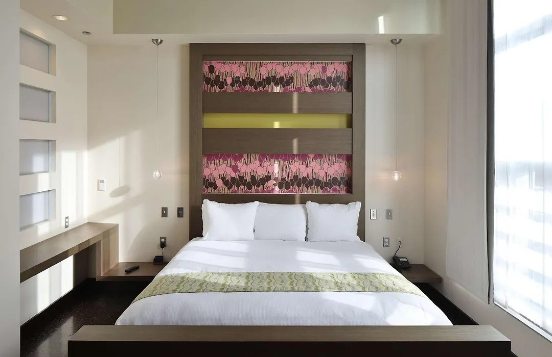 Tulyp, Tapestry Collection By Hilton-1