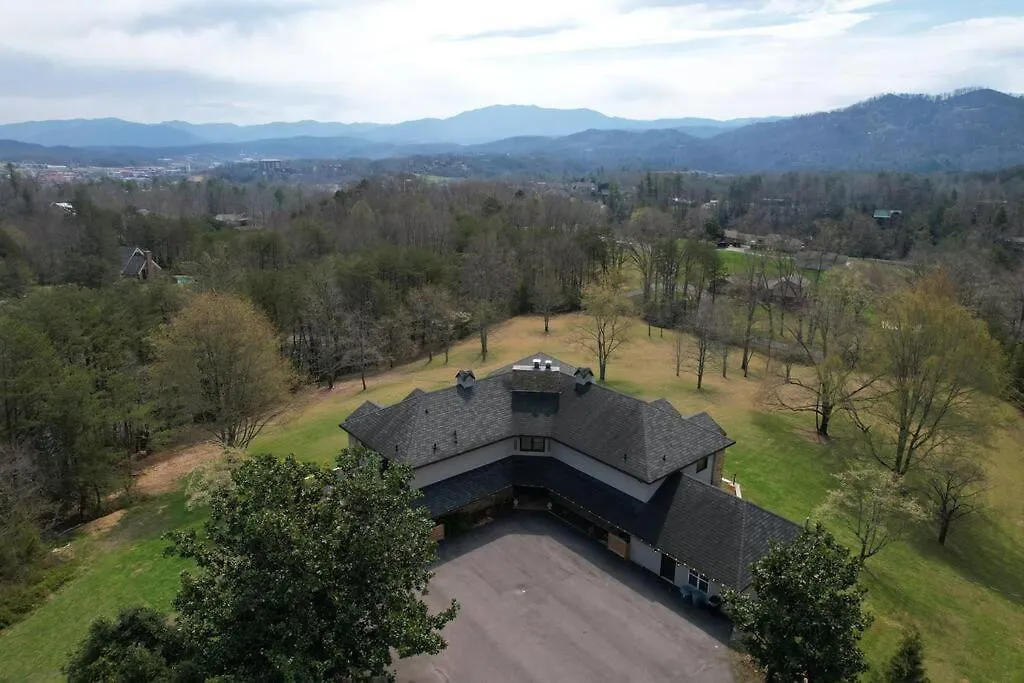 Crestview Estate 5 Acres-Heated Pool-5Min To Strip-1