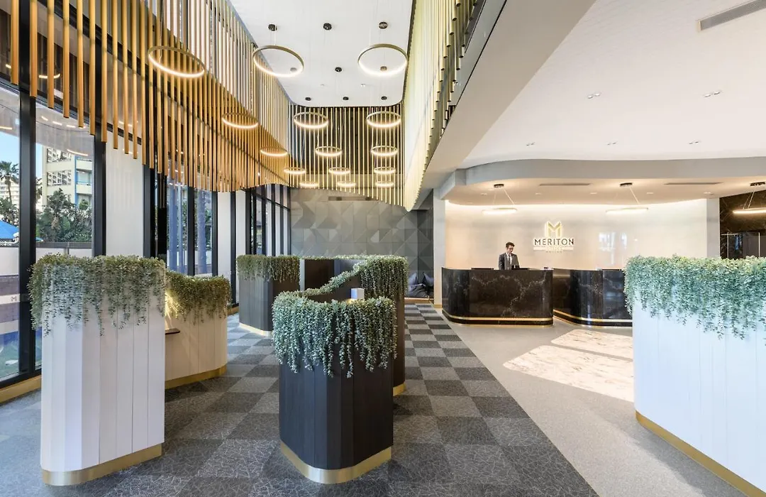 Meriton Suites Surfers Paradise-1