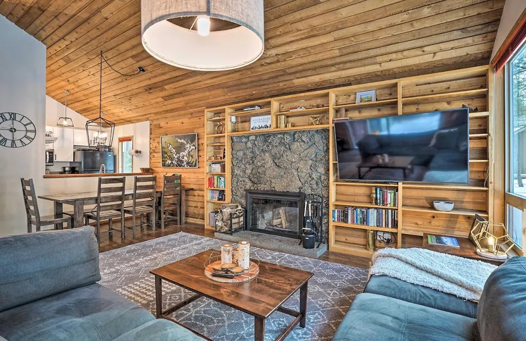 Memorable Woodland Getaway With Hot Tub And Grill!-1