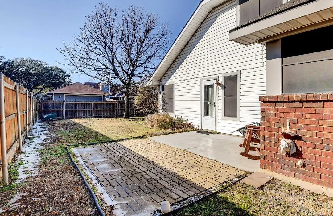 4 Mi To Joe Pool Lake: Home In Grand Prairie-1