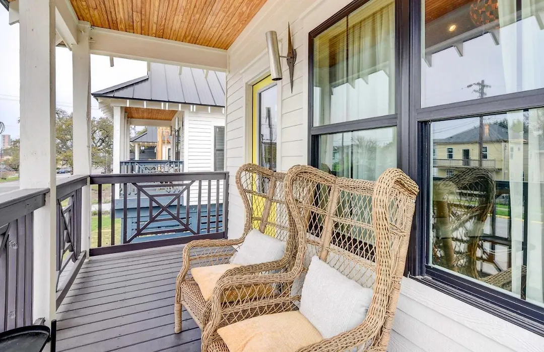 1 Mi To Historic Pleasure Pier Home With Grill!-1