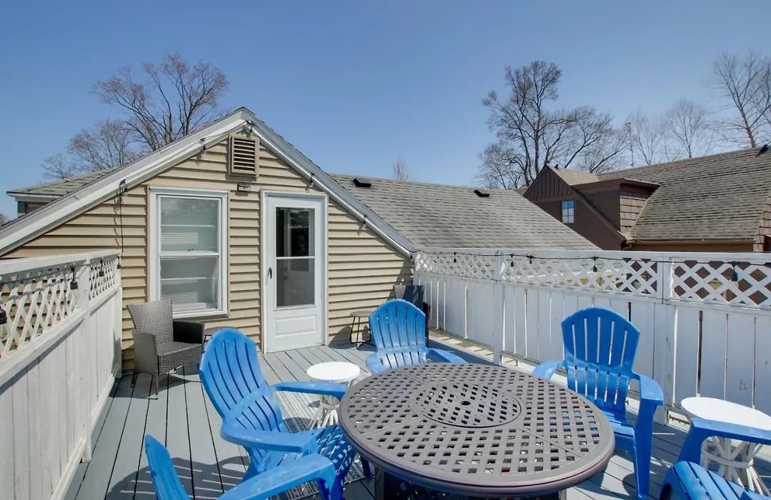 Family Home, 1 Block To Lake Michigan Beach!-1