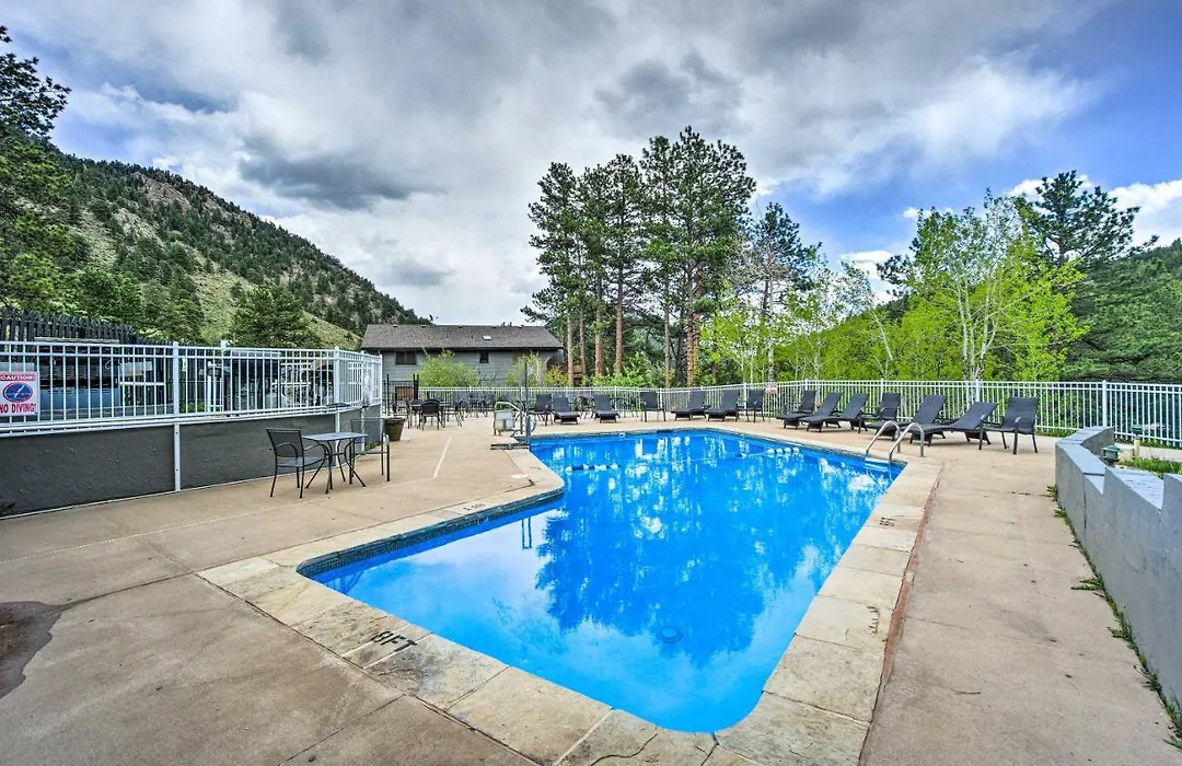 Riverfront Condo Near Downtown Estes Park!-1