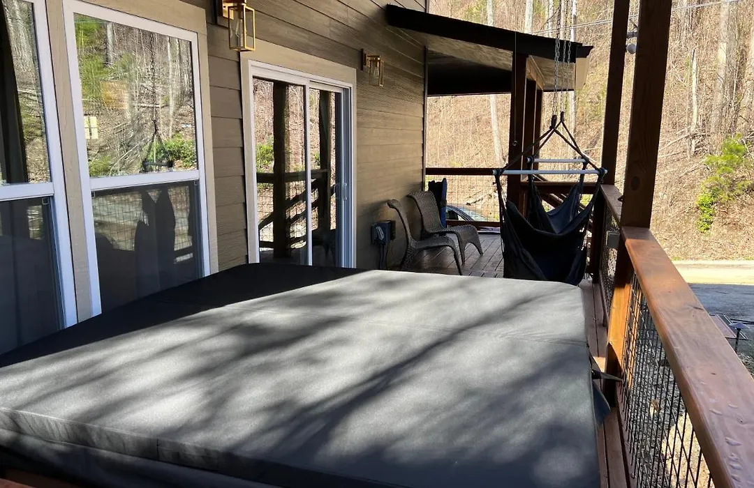 Mins To Gburg Sleeps 8 Hot Tub Arcade Area Pool-1