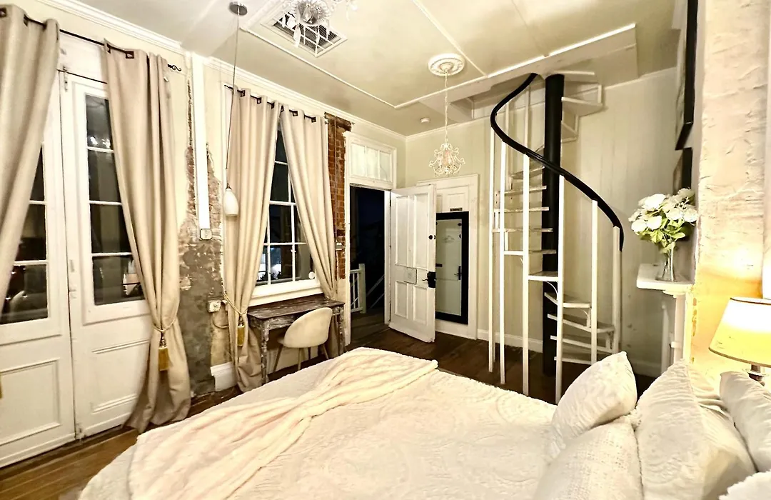 Fleur De Lis Mansion-1