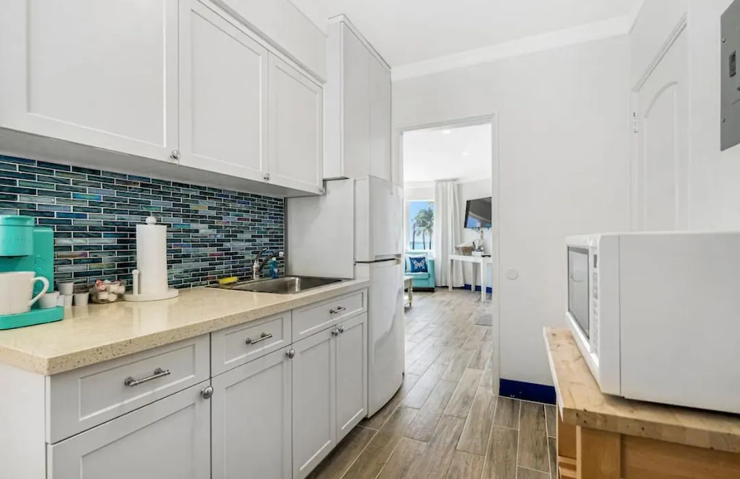 Walkabout 1 Tower Suite In The Heart Of Hollywood Beach-1
