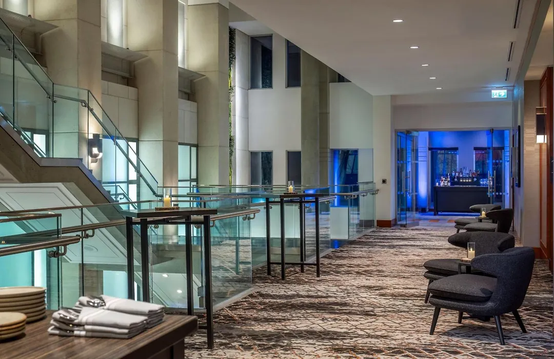 Delta Hotels By Marriott Vancouver Downtown Suites - Downtown Vancouver-1