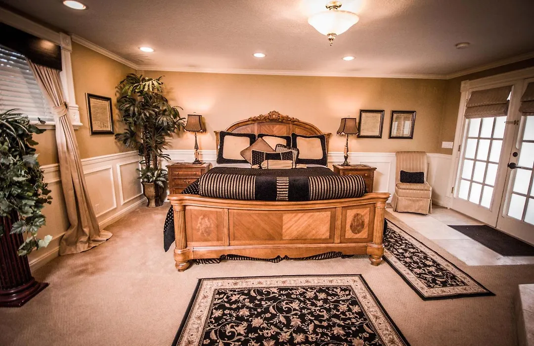 The Anniversary Inn - Logan-1