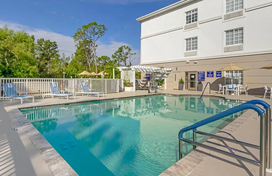 Comfort Inn & Suites Port Charlotte-Punta Gorda-1
