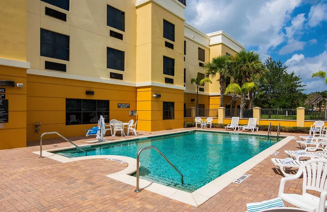 Comfort Suites Vero Beach I-95-1