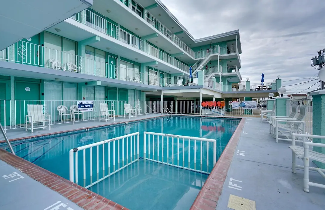 Cozy Oceanfront Condo W/ Pool & Beach Access!-1