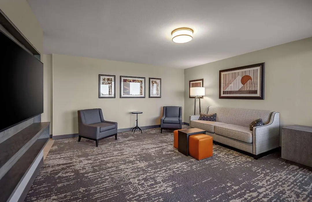 Embassy Suites By Hilton Jonesboro Red Wolf Convention Center-1