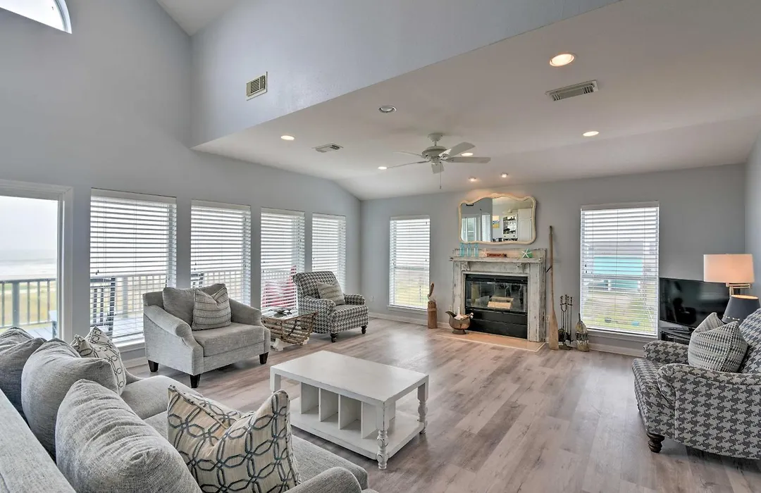 Beachside Living: Family Retreat In Galveston-1