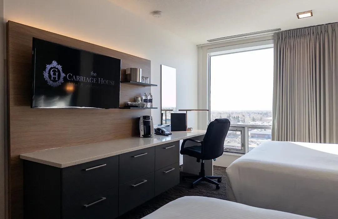 Carriage House Hotel And Conference Centre-1