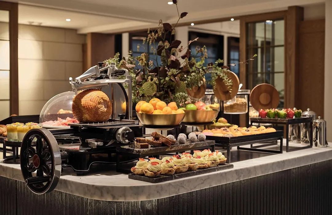 Hilton Melbourne Little Queen Street-1
