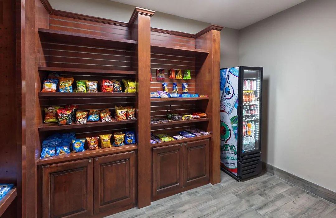 Super 8 By Wyndham Lubbock West-1