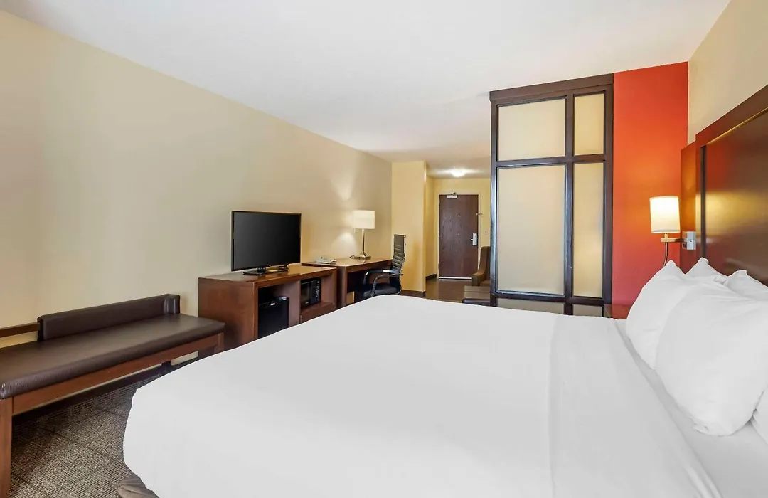Comfort Suites East Lincoln - Mall Area-1