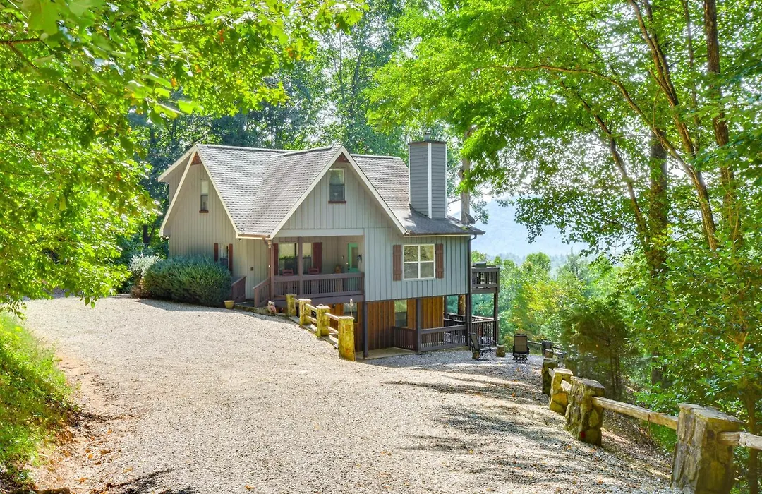 Mountain Cabin W/ Covered Decks & Fire Pit!-1