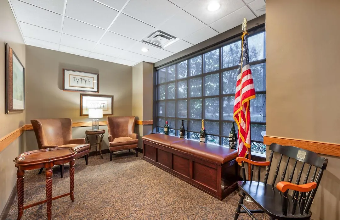 Best Western Premier Mariemont Inn-1