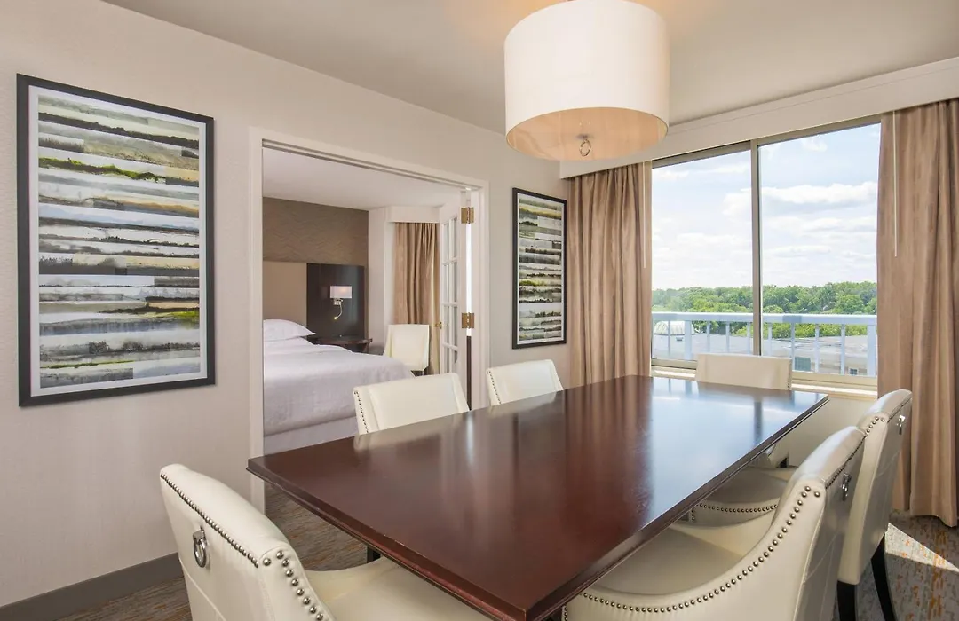 Sheraton Suites Chicago Elk Grove-1