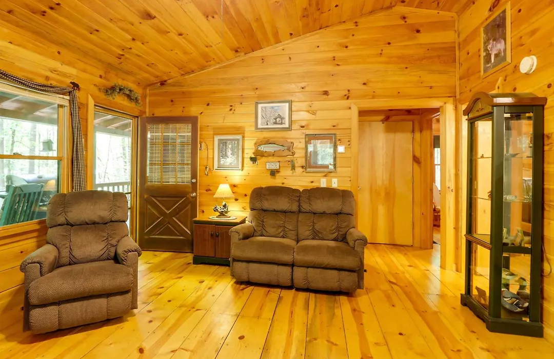 Hot Tub And Fire Pit Cozy Cabin In Cherry Log!-1