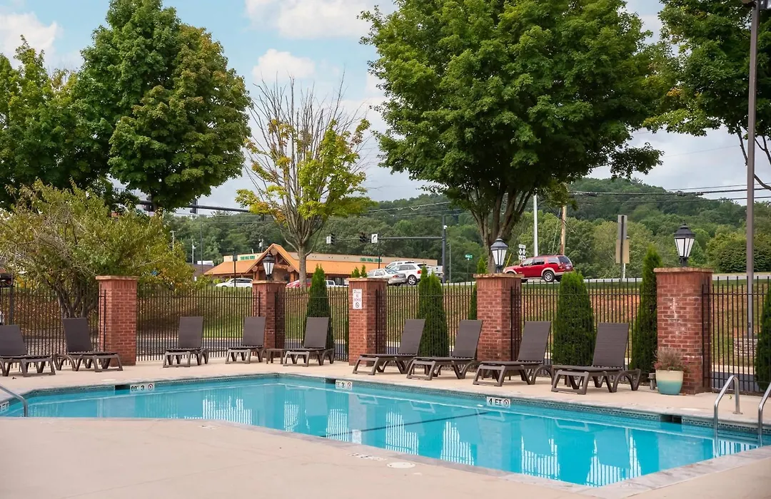 Comfort Suites Outlet Center-1