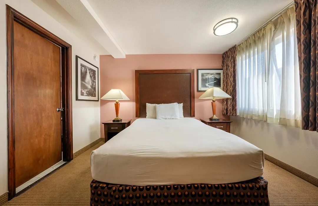 District Hotel By Oyo Portland Convention Center-1