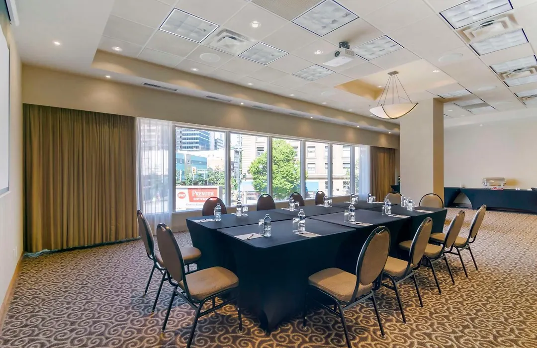 Best Western Premier Chateau Granville Hotel & Suites & Conference Centre-1