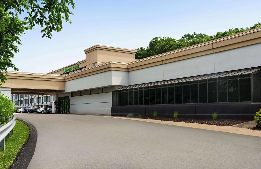 Wyndham Garden Inn Pittsburgh Airport-1