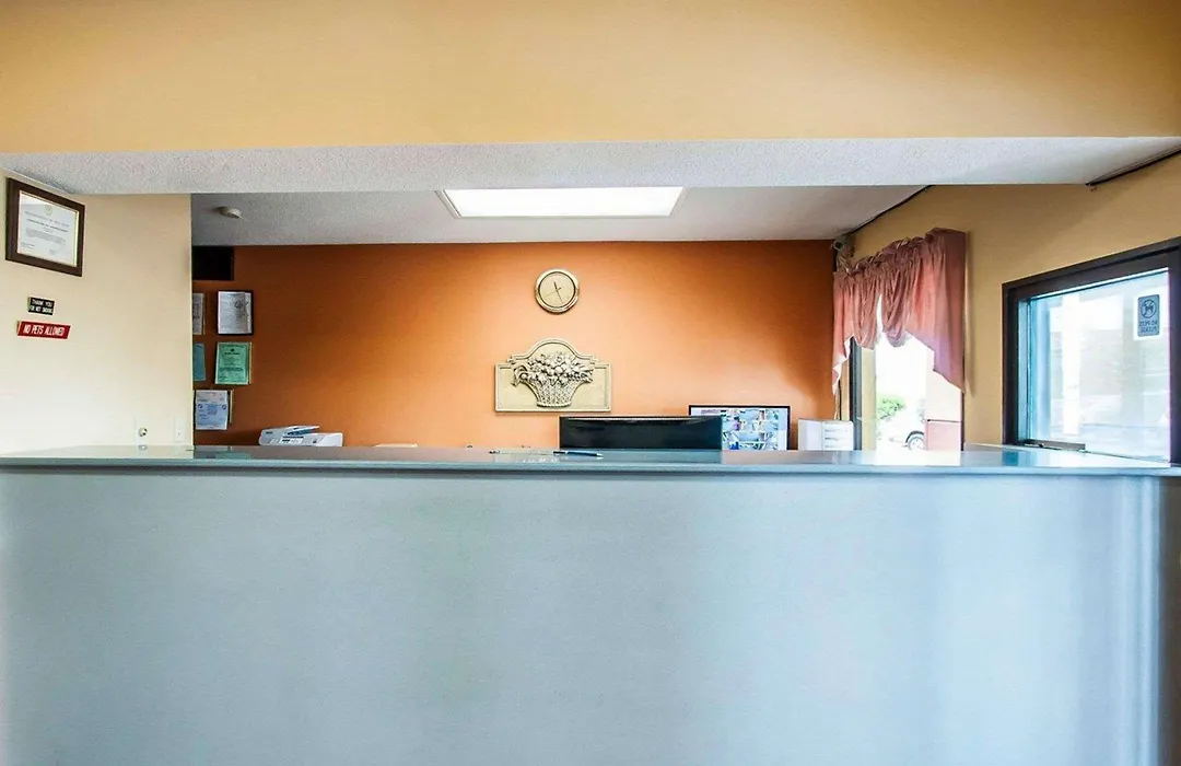 Econo Lodge Inn & Suites Tuscaloosa I-20-1