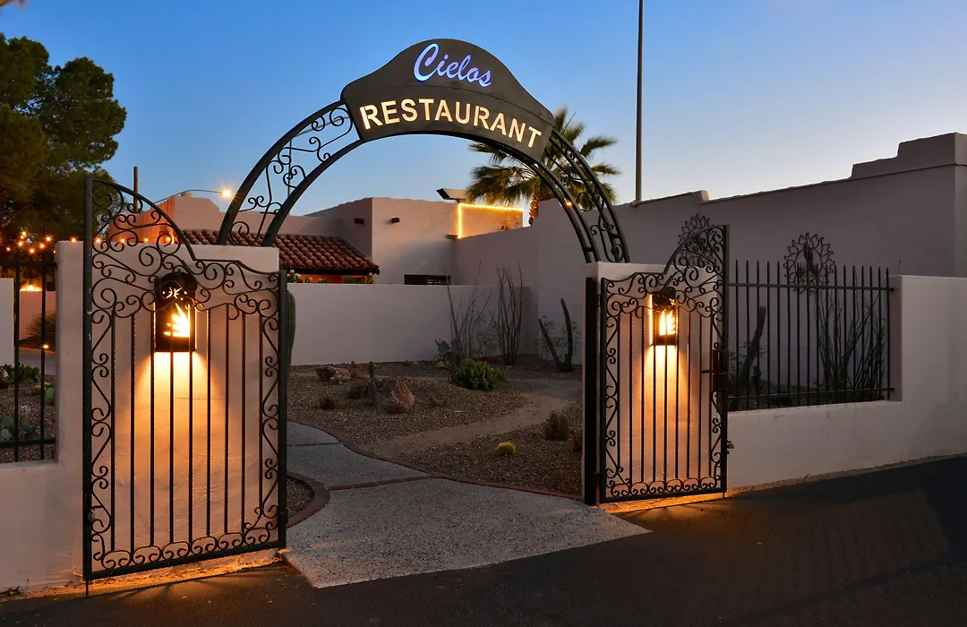 Lodge On The Desert-1