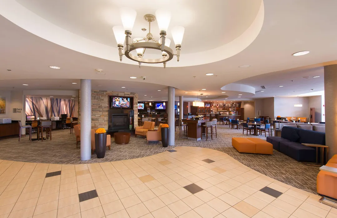 Courtyard By Marriott Canton-1